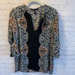 BCBG MAXAZRIA blouse long sleeve or button 3/4